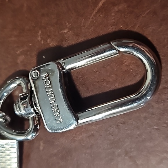Louis Vuitton Chenne Anneau Cles Silver Metal Ring Keychain - Picture 3 of 5